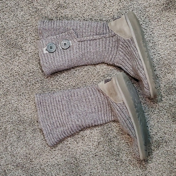 Ugg Australia Women 5649 Sweater Cardi Boots shoes sz 4 - Picture 1 of 9
